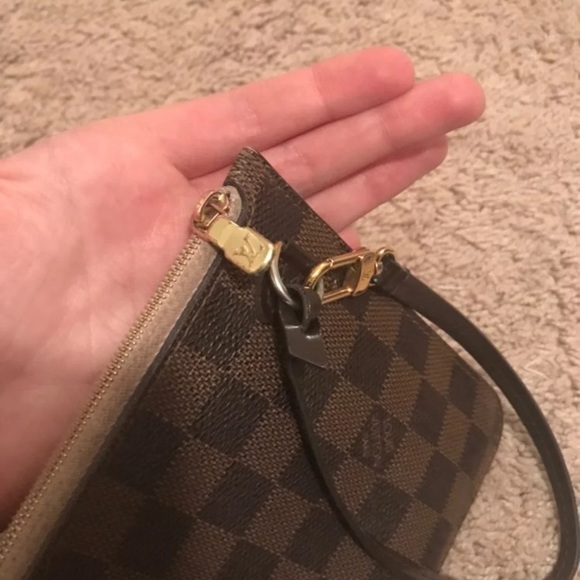 Louis Vuitton Pouch Wristlet Damier Ebene - Picture 4 of 8